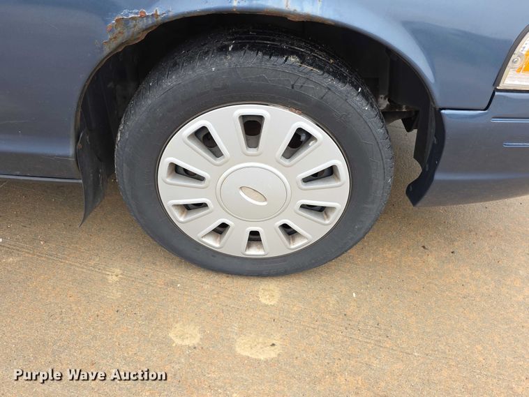 image for item FI0915 2009 Ford Crown Victoria Police Interceptor 