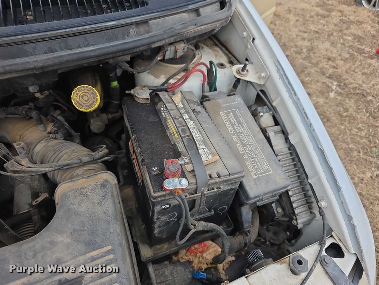 image for item FI0921 1999 Chrysler Town & Country Limited van