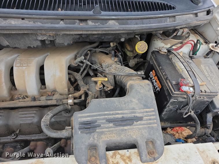 image for item FI0921 1999 Chrysler Town & Country Limited van