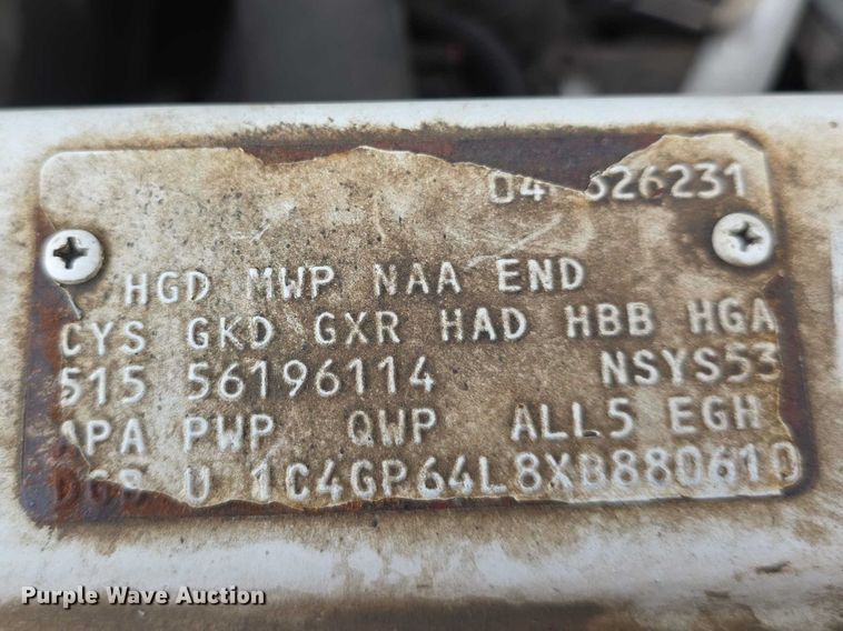 image for item FI0921 1999 Chrysler Town & Country Limited van