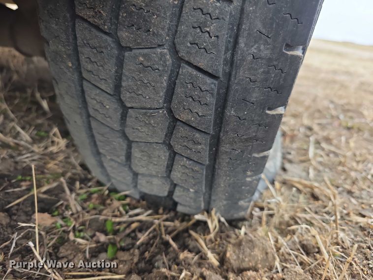 image for item FI0921 1999 Chrysler Town & Country Limited van