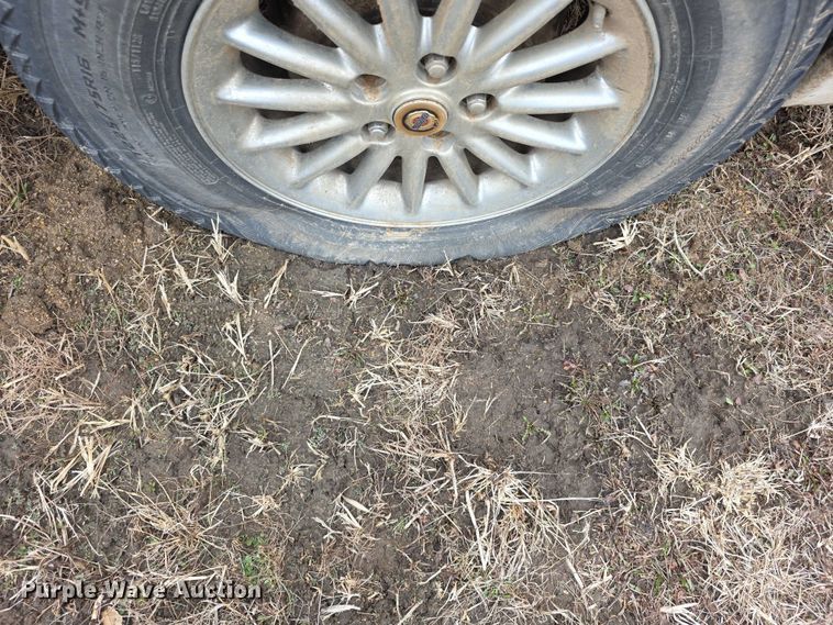 image for item FI0921 1999 Chrysler Town & Country Limited van