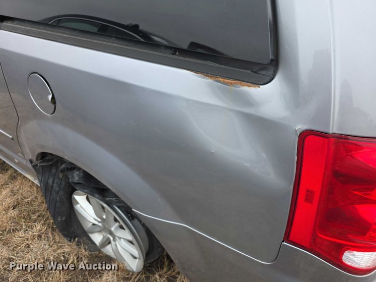 image for item FI0922 2014 Dodge Grand Caravan SXT van