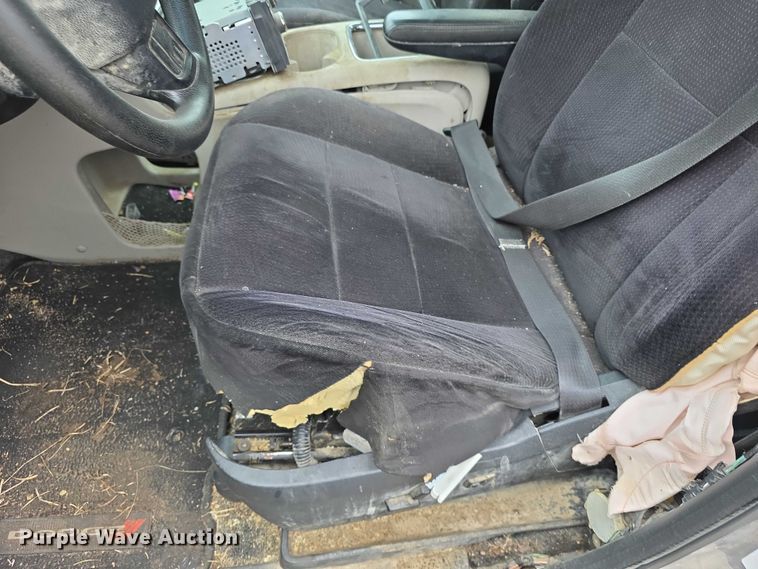 image for item FI0922 2014 Dodge Grand Caravan SXT van