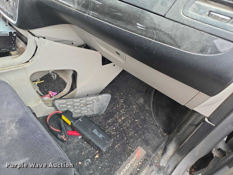 image for item FI0922 2014 Dodge Grand Caravan SXT van