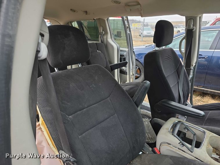 image for item FI0922 2014 Dodge Grand Caravan SXT van