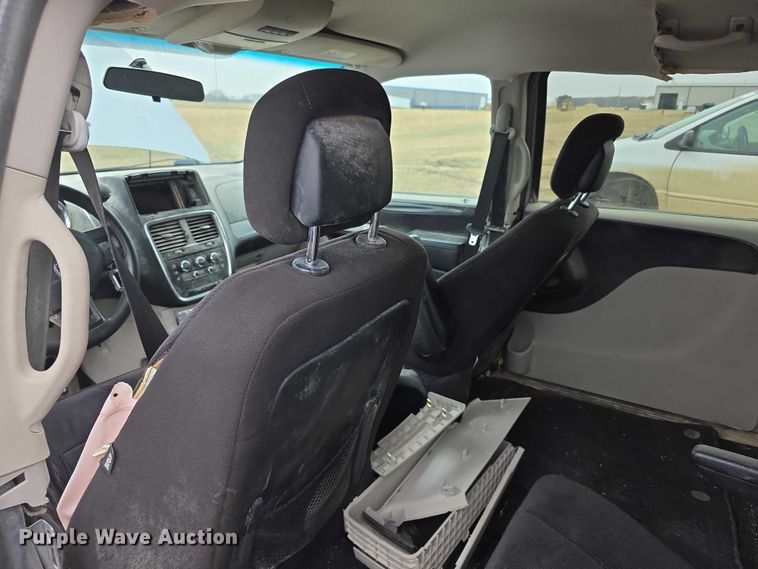 image for item FI0922 2014 Dodge Grand Caravan SXT van