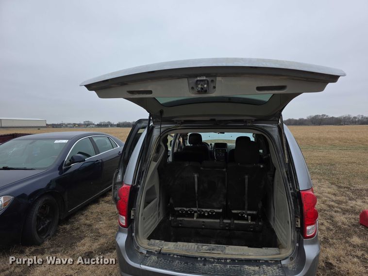 image for item FI0922 2014 Dodge Grand Caravan SXT van