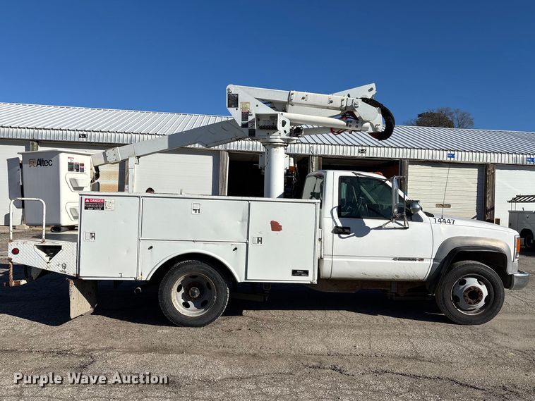 image for item FI0925 1999 Chevrolet 3500HD bucket truck