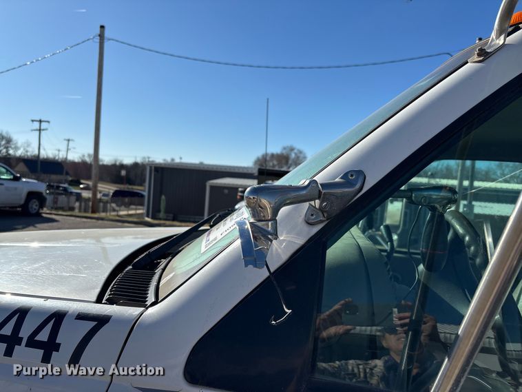 image for item FI0925 1999 Chevrolet 3500HD bucket truck