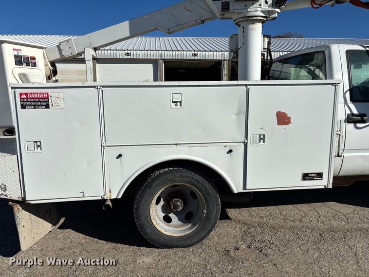 image for item FI0925 1999 Chevrolet 3500HD bucket truck