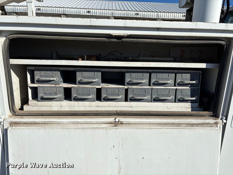 image for item FI0925 1999 Chevrolet 3500HD bucket truck