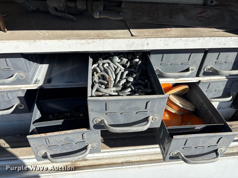 image for item FI0925 1999 Chevrolet 3500HD bucket truck