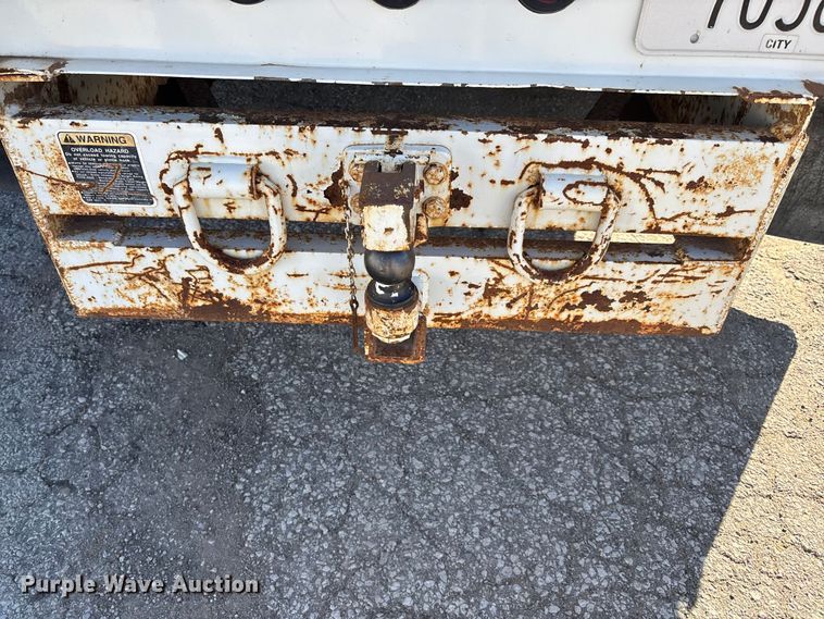 image for item FI0925 1999 Chevrolet 3500HD bucket truck