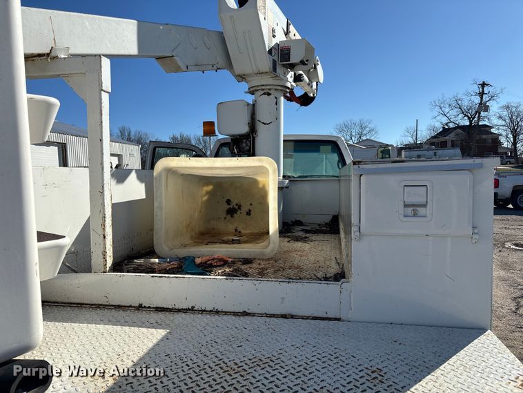 image for item FI0925 1999 Chevrolet 3500HD bucket truck