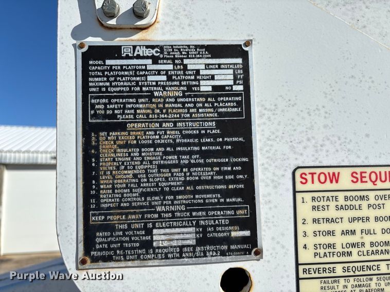 image for item FI0925 1999 Chevrolet 3500HD bucket truck