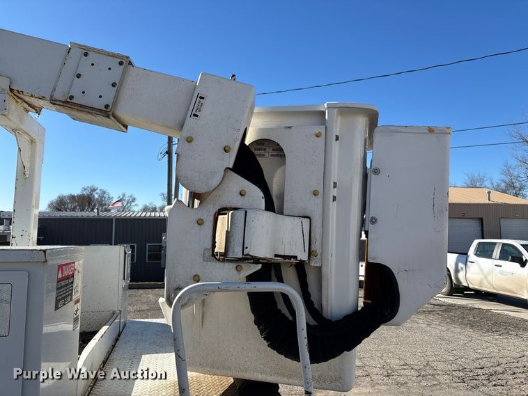 image for item FI0925 1999 Chevrolet 3500HD bucket truck