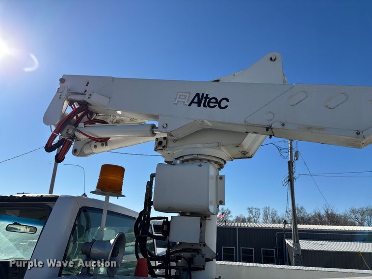 image for item FI0925 1999 Chevrolet 3500HD bucket truck