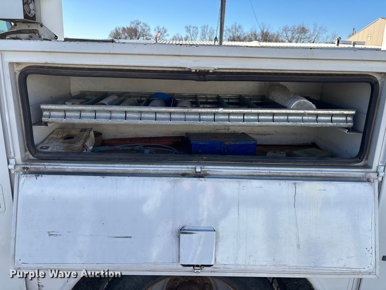 image for item FI0925 1999 Chevrolet 3500HD bucket truck