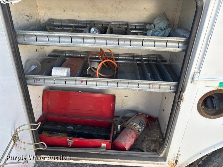 image for item FI0925 1999 Chevrolet 3500HD bucket truck