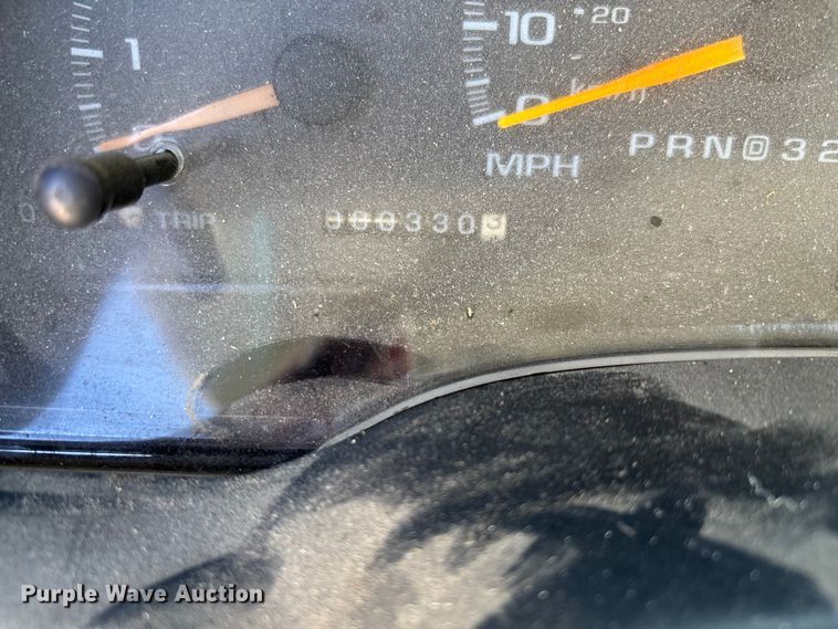 image for item FI0925 1999 Chevrolet 3500HD bucket truck