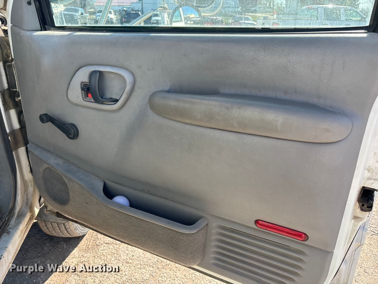 image for item FI0925 1999 Chevrolet 3500HD bucket truck