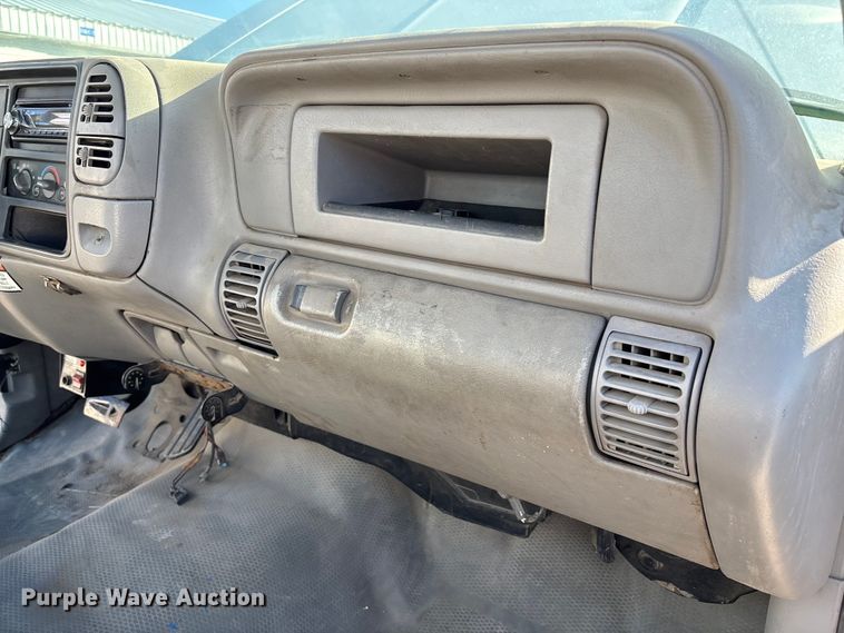 image for item FI0925 1999 Chevrolet 3500HD bucket truck