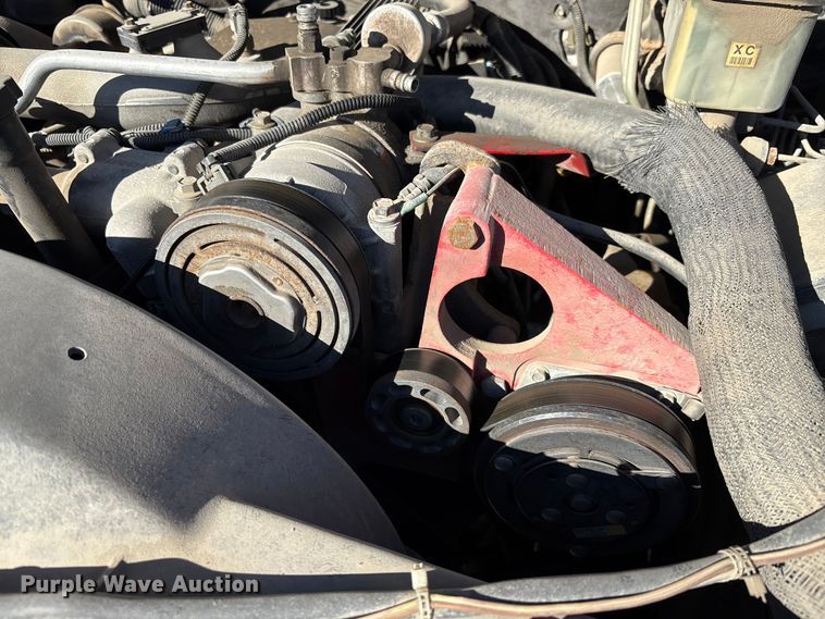 image for item FI0925 1999 Chevrolet 3500HD bucket truck