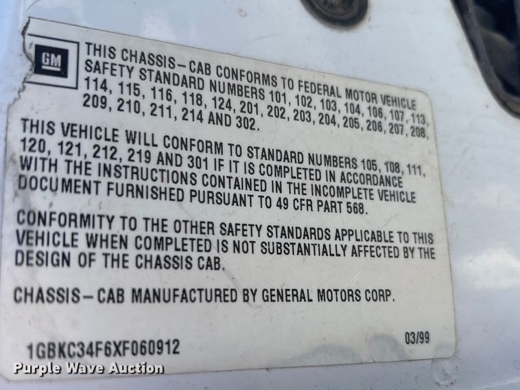 image for item FI0925 1999 Chevrolet 3500HD bucket truck