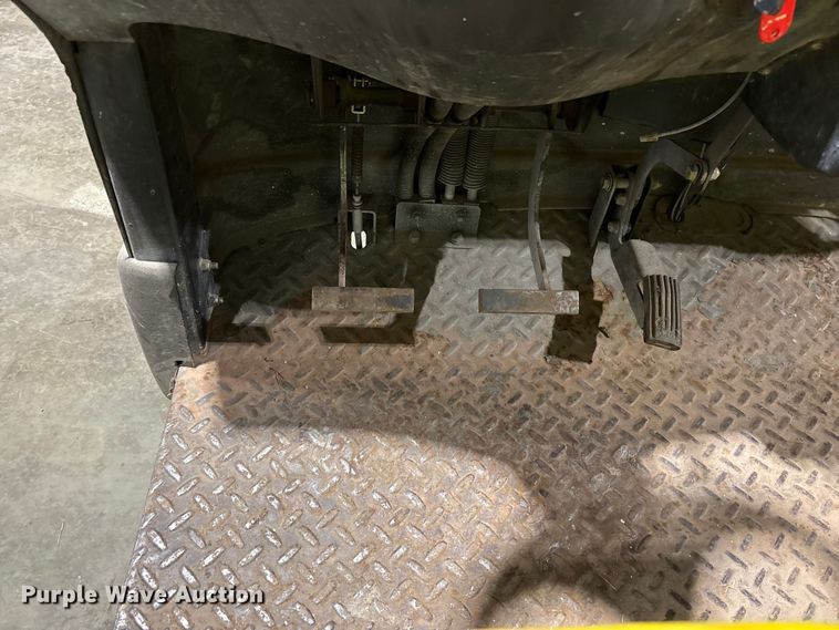 image for item FK1235 2004 John Deere Pro Gator utility vehicle