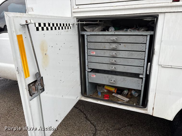 image for item FK1239 2011 Ford F550 Super Duty XL utility / service truck