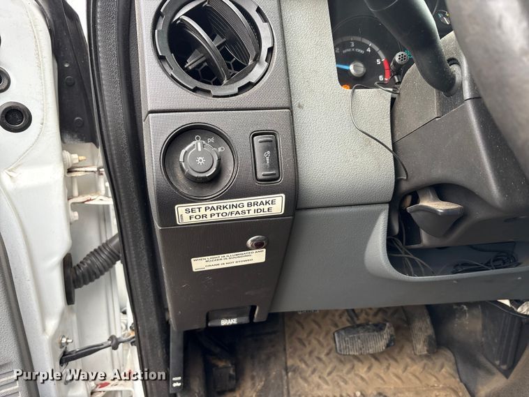 image for item FK1239 2011 Ford F550 Super Duty XL utility / service truck