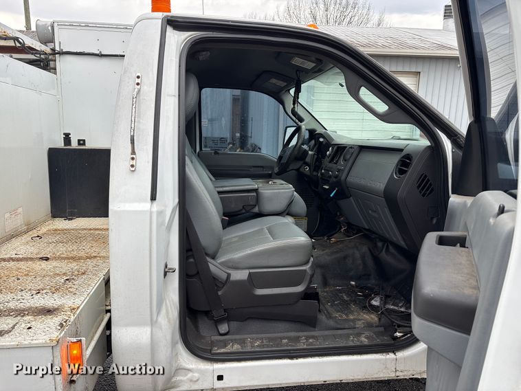 image for item FK1239 2011 Ford F550 Super Duty XL utility / service truck