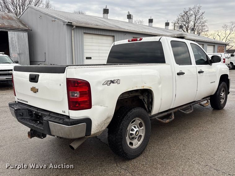 image for item FK1240 2011 Chevrolet Silverado 2500HD Crew Cab pickup truck