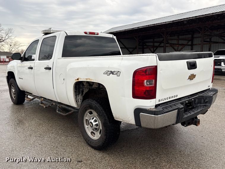 image for item FK1240 2011 Chevrolet Silverado 2500HD Crew Cab pickup truck