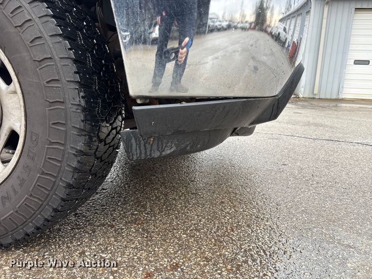 image for item FK1240 2011 Chevrolet Silverado 2500HD Crew Cab pickup truck