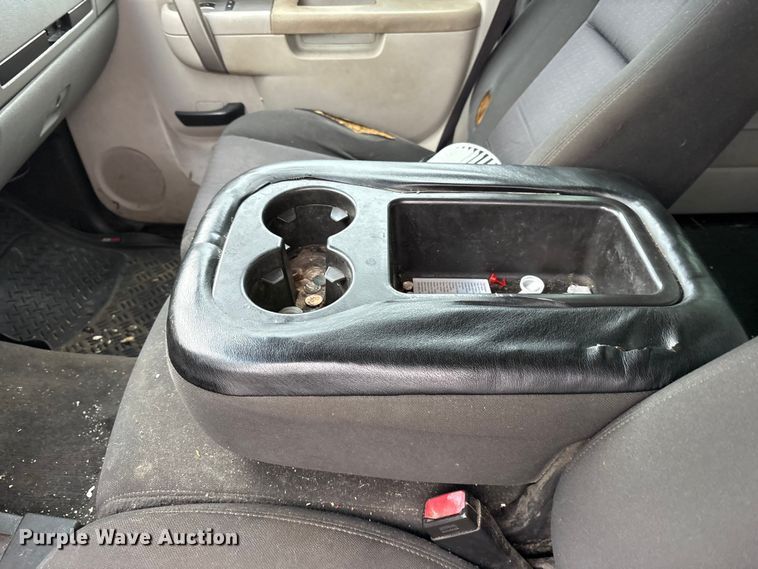 image for item FK1240 2011 Chevrolet Silverado 2500HD Crew Cab pickup truck