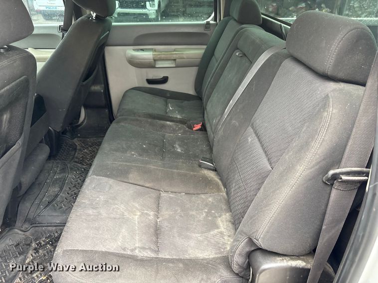 image for item FK1240 2011 Chevrolet Silverado 2500HD Crew Cab pickup truck