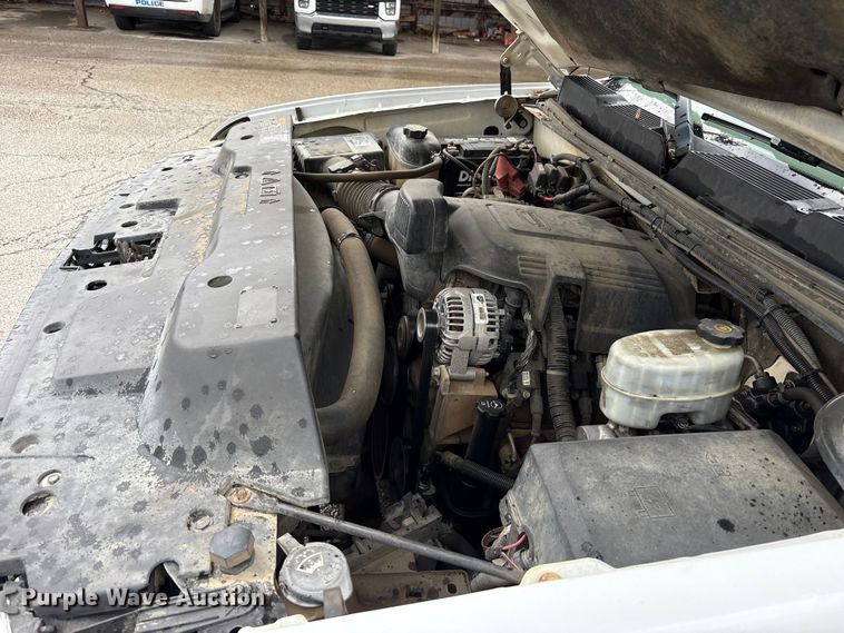 image for item FK1240 2011 Chevrolet Silverado 2500HD Crew Cab pickup truck