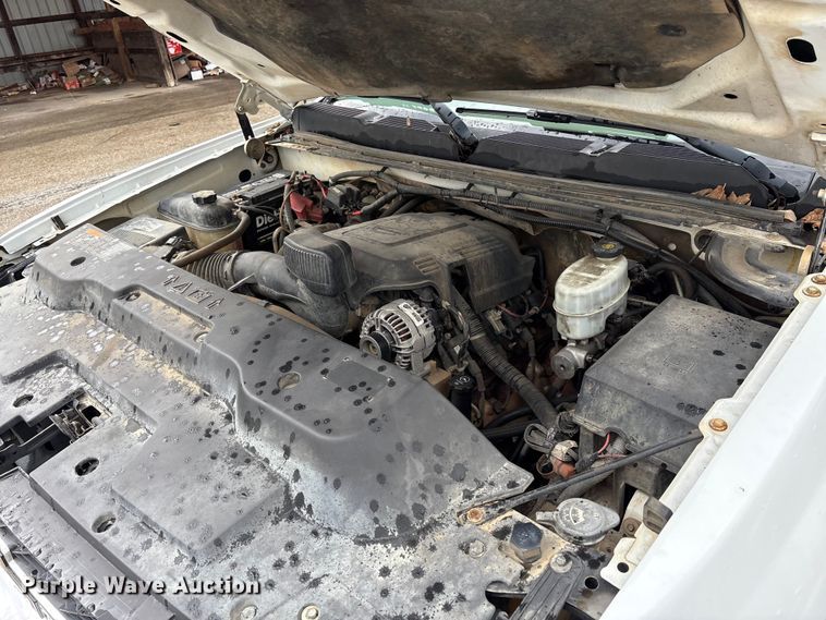 image for item FK1240 2011 Chevrolet Silverado 2500HD Crew Cab pickup truck