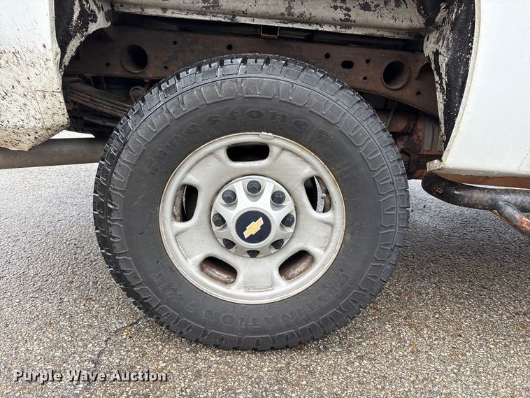 image for item FK1240 2011 Chevrolet Silverado 2500HD Crew Cab pickup truck