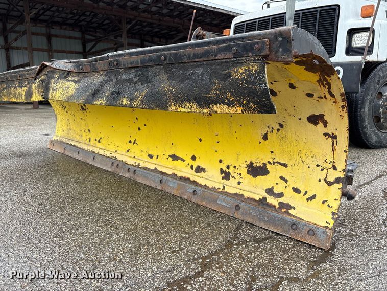 image for item FK1242 1999 GMC C8500 dump truck