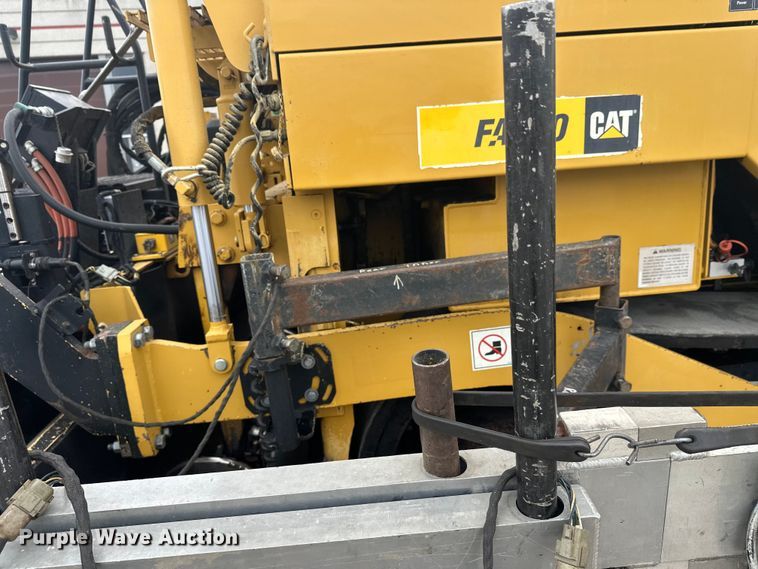 image for item FK1578 2010 Caterpillar AP1055D paver