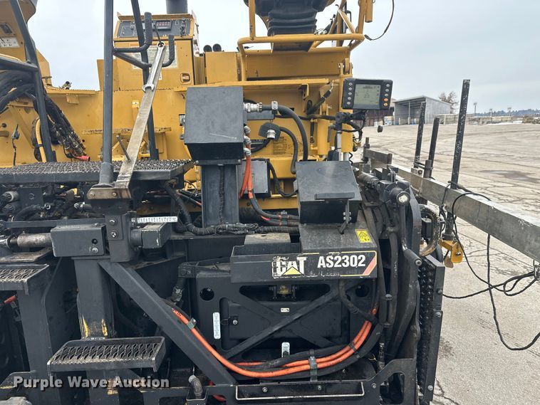 image for item FK1578 2010 Caterpillar AP1055D paver