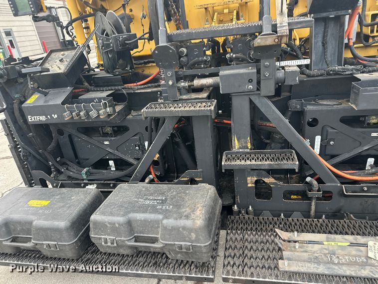 image for item FK1578 2010 Caterpillar AP1055D paver