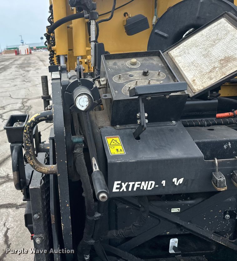 image for item FK1578 2010 Caterpillar AP1055D paver