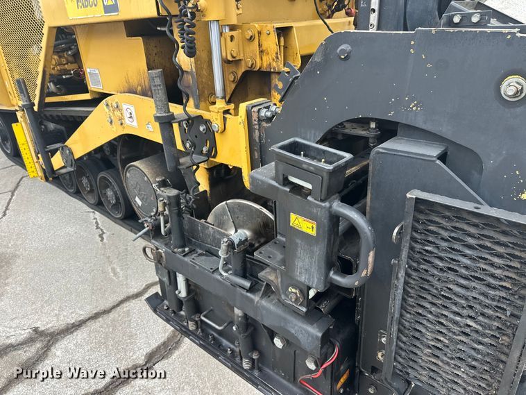 image for item FK1578 2010 Caterpillar AP1055D paver