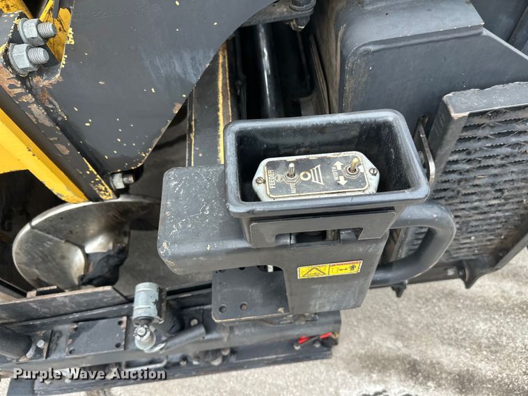 image for item FK1578 2010 Caterpillar AP1055D paver