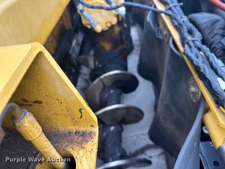 image for item FK1578 2010 Caterpillar AP1055D paver