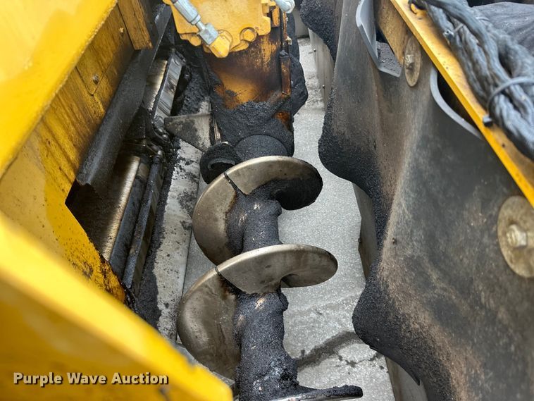 image for item FK1578 2010 Caterpillar AP1055D paver